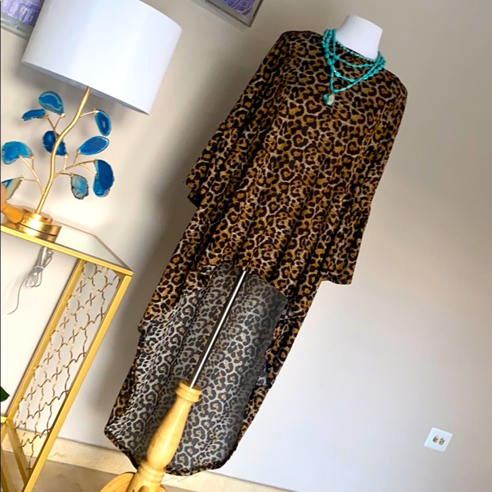 Animal print hi-lo tunic